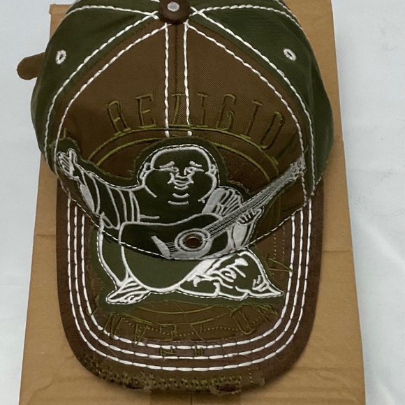 True religion PUFFER JACKET With True Religion Distressed Trucker hat. - Picture 13 of 14